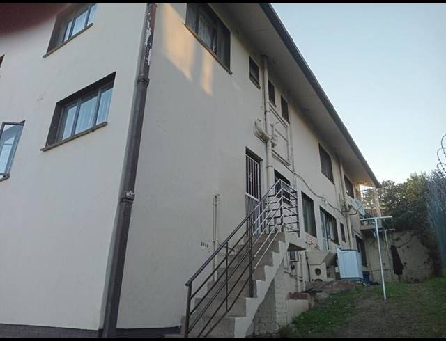7 BEDROOM HOUSE FOR SALE IN CLARE HILLS